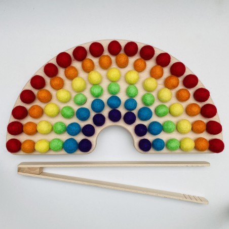 Montessori Regenbogen mit Filzkugeln aus Wollfilz und Pinzette aus Buchenholz